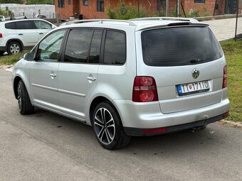 Volkswagen Touran - 6