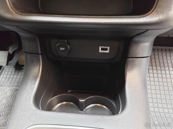 Citroen C3 MAX, 1.2 Puretech 61kW, r. 2024, manuál, LED - 6