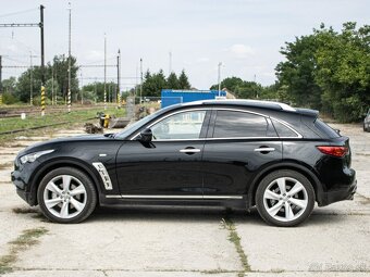Infiniti FX30dS - 6