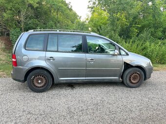 Rozpredám touran 1.6 fsi - 6