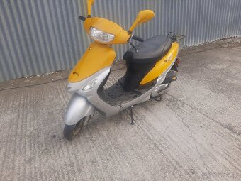 Skuter 50 ccm 4takt - 6