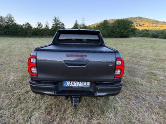 Toyota Hilux 2.8 D Double Cab 6AT GR Sport - 6