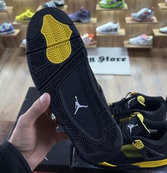 Nike Air Jordan 4 Thunder Yellow Retro - 6