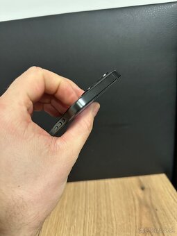 iPhone 15 pro 256 titanium black - 6