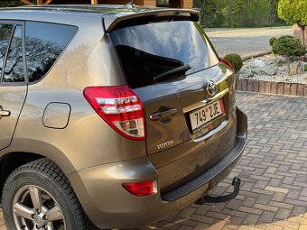 Toyota RAV4 - 6