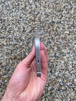 IPhone 13 - baterie 100% - 6