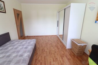 Predaj 3 izbového bytu v Brezne so zariadením - 6