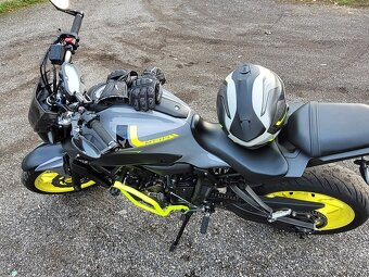 YAMAHA MT 07 - 6