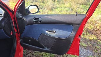 Predám Peugeot 206 1,1 benzín r.v 2004 - 6