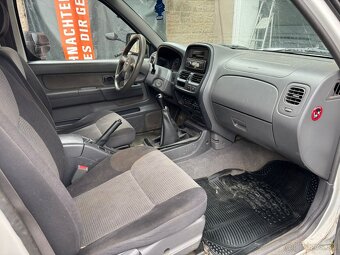 NISSAN NAVARA 2,5TD 4X4 KLÍMA ŤAŽNÉ 2006 ROK - 6