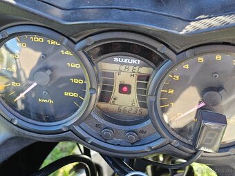 Suzuki DL650 V Strom 2008 - 6