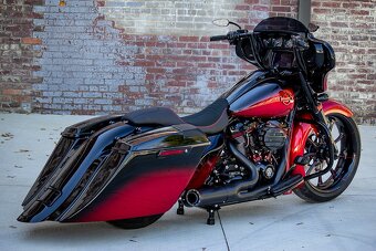 HARLEY DAVIDSON FLHX CUSTOM SPECIAL AIRBRUSH - 6