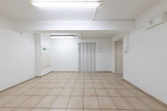 Všestranne využiteľný priestor pri OC Centrál - 6
