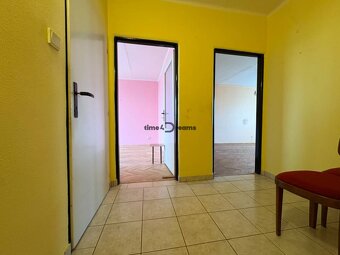 Na predaj: CENTRUM 2 izb.byt + BALKON + PIVNICA + ŠATNIK + Š - 6