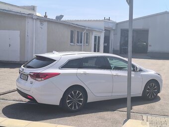 Hyundai i40 SW 1.7 CRDi 104kW/141PS 7DCT Business - 6