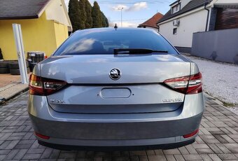 Škoda Superb Combi 2.0 TDI 110kW Elegance M6 2017 - 6