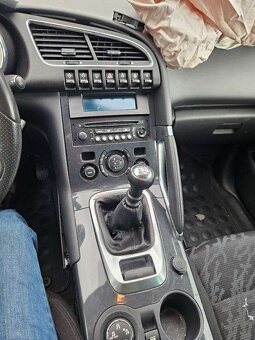 Peugeot 3008 1,6 e-HDI - 6