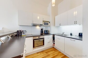 Novostavba s vysokými stropmi pri Avione + parkovacie miesto - 6