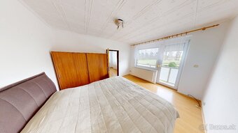 PRIESTRANNÝ 4-izbový byt s dvoma balkónmi Prašice - 6