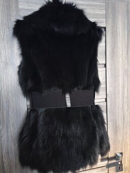 Prava kozusinova vesta z lisky Moschino Cheap and Chic - 6