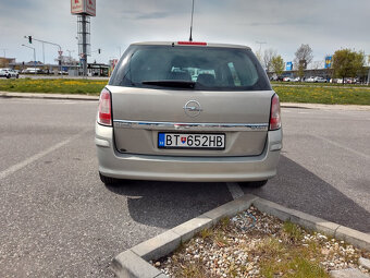 Opel Astra Caravan 1.9 CDTI 88KW 10/2010 - 6