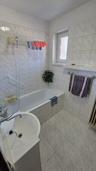 Na predaj 2 izbový byt v Ladcoch - 6