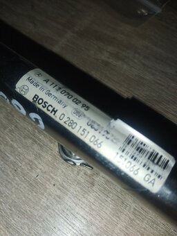 Predám vstrekovaciu rampu a vstrekovače z ML 55 AMG - 6