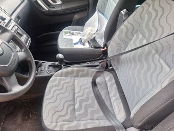 ŠKODA ROOMSTER BENZÍN 2009 - 6