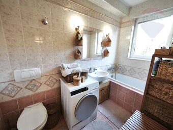 Veľkometrážny 4-izbový byt 126 m2 s predzáhradkou 70 m2 a ga - 6