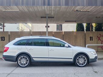 ŠKODA SUPERB 2.0 TDI COMBI 125kW DSG OUTDOOR - 6