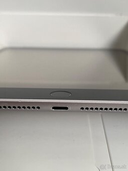 iPad 5th generation 32GB Cellular - 6