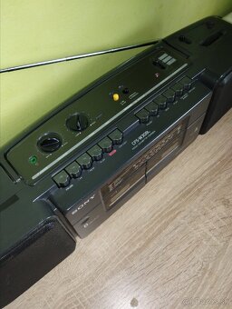 Rádio magnetofon SONY - 6