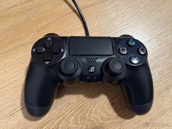 Playstation 4 - 6