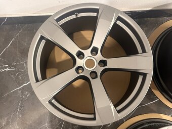 original Porsche Macan r20 95B 95B601025FM - 6