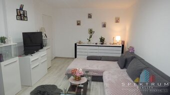 SPEKTRUM REALITY- Na Predaj 3-izbový veľkometrážny byt, 80 m - 6