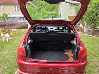 Peugeot 206 1.4i 55 kW, červená metalíza (garážované) klim. - 6