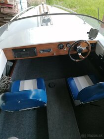 Predam motorovy čln Glastron - 6