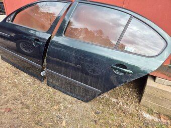 Predám ľavé predné a zadné dvere na Škoda Octavia II 2 sedan - 6