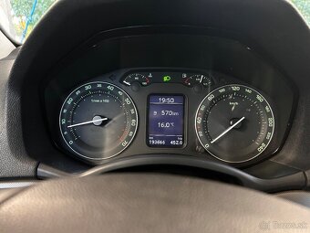 Škoda Octavia 2 1.6 benzin - 6