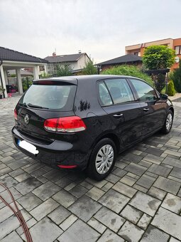 Volkswagen Golf - 6