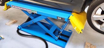 Mobilný nožnicový zdvihák 3000 kg /1-1.3m ZÁRUKA - 6