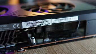 SAPPHIRE PULSE Radeon RX 7800 XT GAMING 16 GB - 6