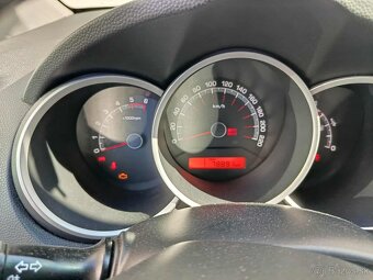 Kia Venga - 6