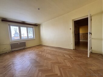 Výnimočný 3-izbový byt s balkónom v priamom centre Lučenca - 6