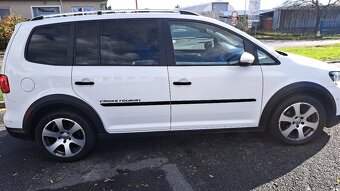 VW Touran CROSS 1.6 TDI 77kw r.12/2012 --- STK 10/2027 - 6