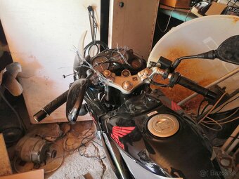 Honda CBR 125R - 6
