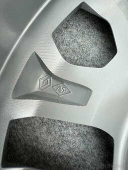 DACIA DUSTER 5X114,3 R16 6,5J ET50 - 6