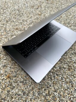MacBook Pro 15” 2018, mouse, keyboard, sequoia - 6