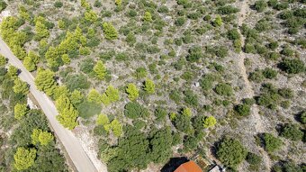 Lastovo: Stavebný pozemok pre rodinný dom v jednej z najpoko - 6
