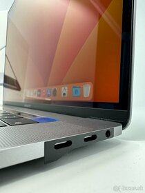  MacBook Pro (15-inch, 2018) - 1 cyklus | i7 | 16GB/500GB  - 6